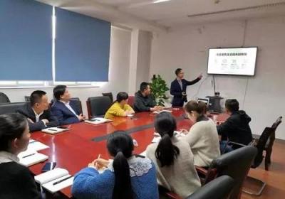 木鱼小铺受邀为临泉移动开展新零售小程序培训